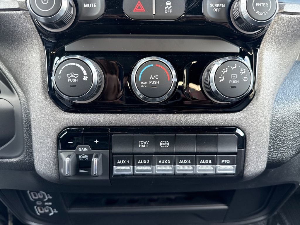 New 2026 RAM 5500 Tradesman w/ Chrome Appearance Group image 32