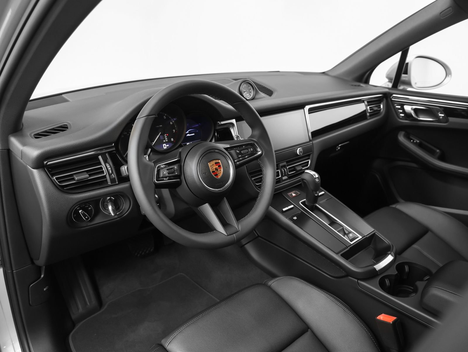 New 2026 Porsche Macan AWD/4WD image 4