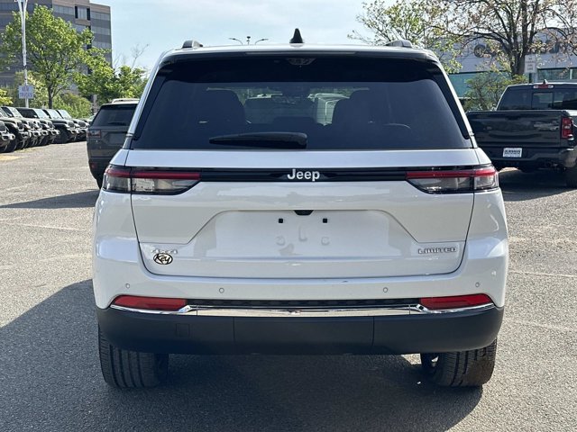 New 2025 Jeep Grand Cherokee Limited w/ Luxury Tech Group II AWD/4WD image 3