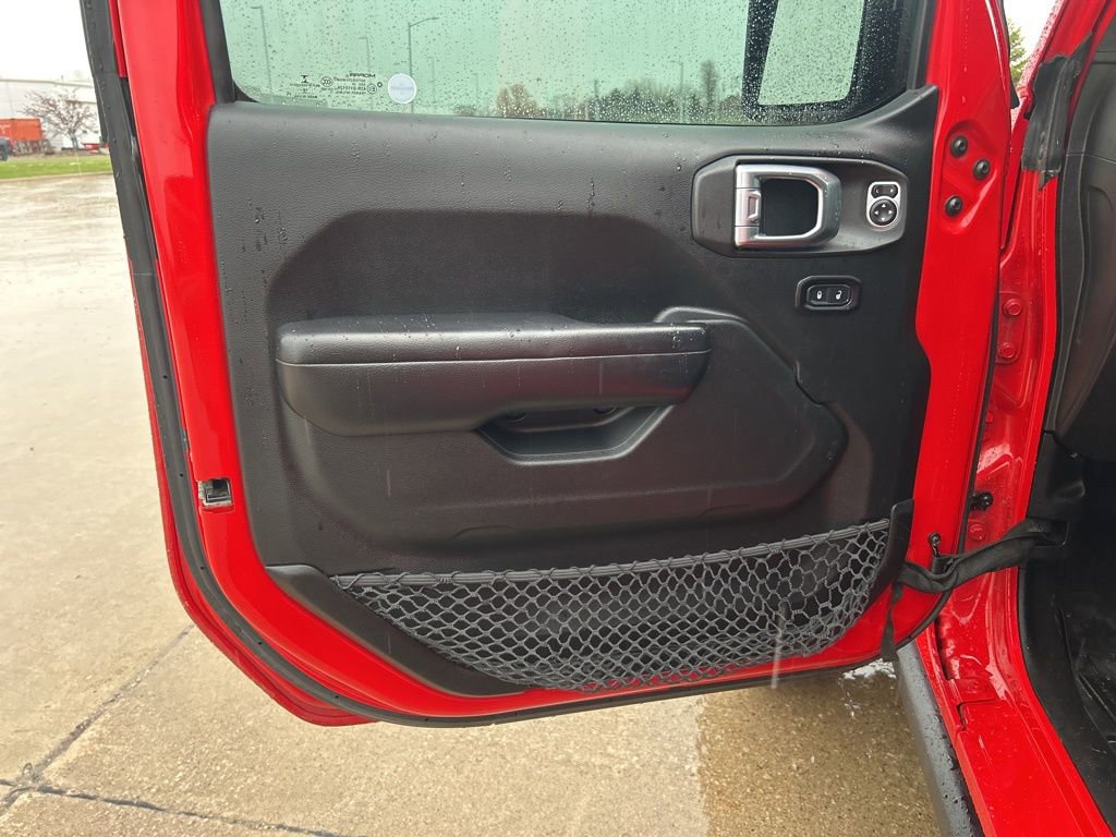 Used 2018 Jeep Wrangler Unlimited Rubicon w/ Safety Group image 14