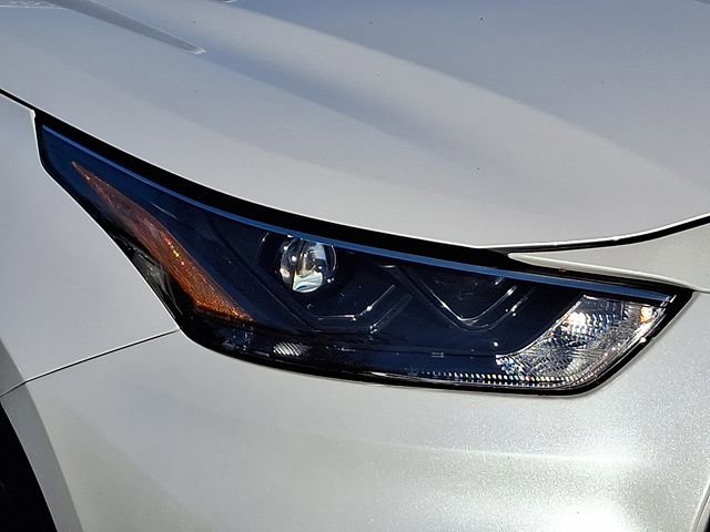 Used 2023 Toyota Highlander XLE image 9