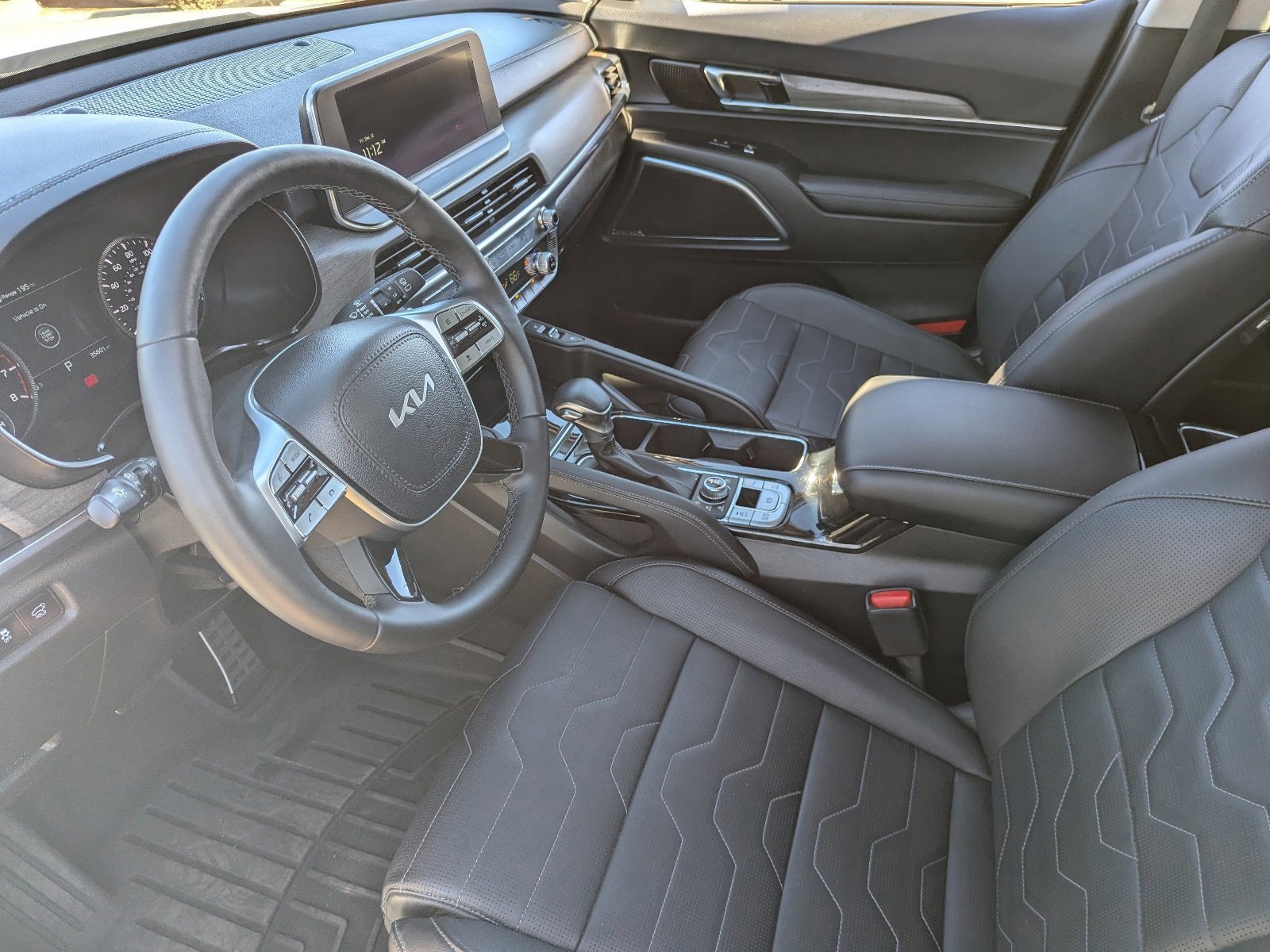Used 2022 Kia Telluride SX w/ SX Prestige Package image 22