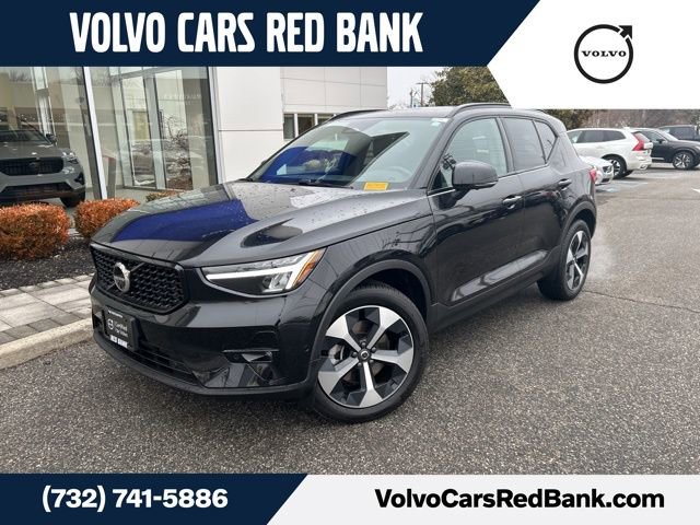 Used 2025 Volvo XC40 B5 Plus