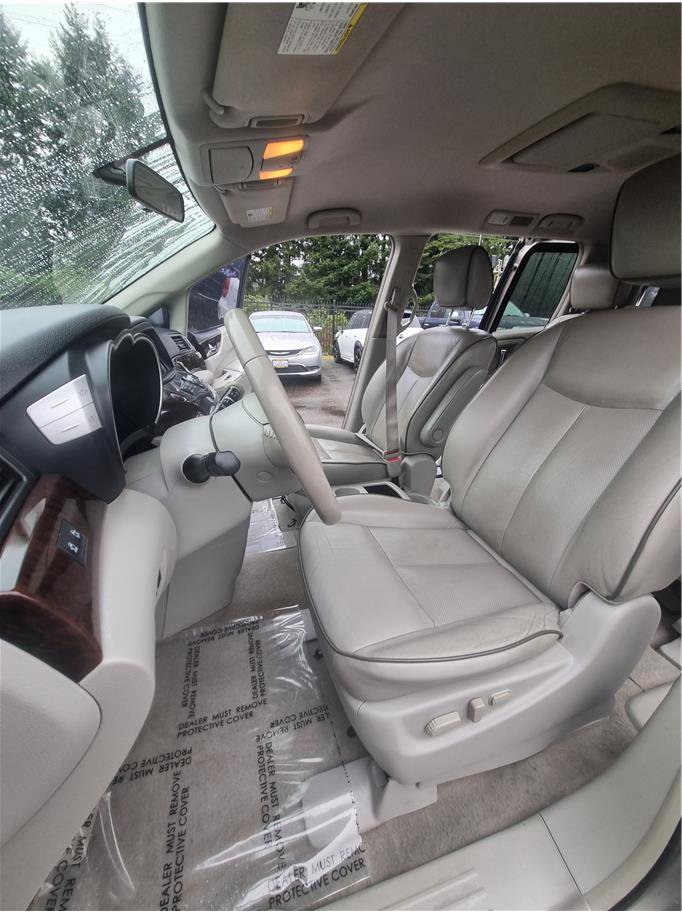 Used 2014 Nissan Quest SV w/ Leather Package image 11