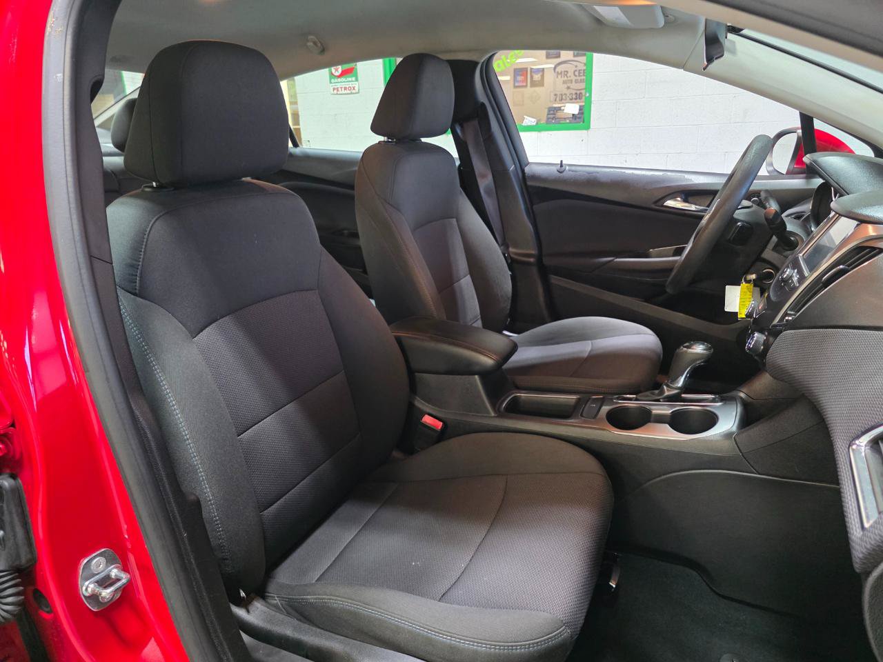 Used 2016 Chevrolet Cruze LT FWD image 22