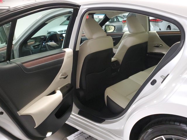 Certified 2023 Lexus ES 250 w/ Premium Package AWD/4WD image 28