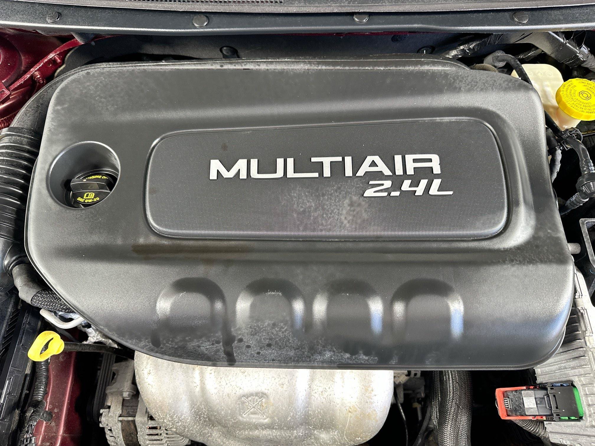 Used 2017 Chrysler 200 Limited Platinum w/ Comfort & Convenience Group FWD image 28