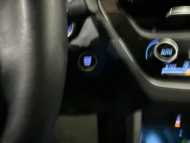 Used 2022 Toyota Corolla Cross XLE w/ Convenience Package image 18