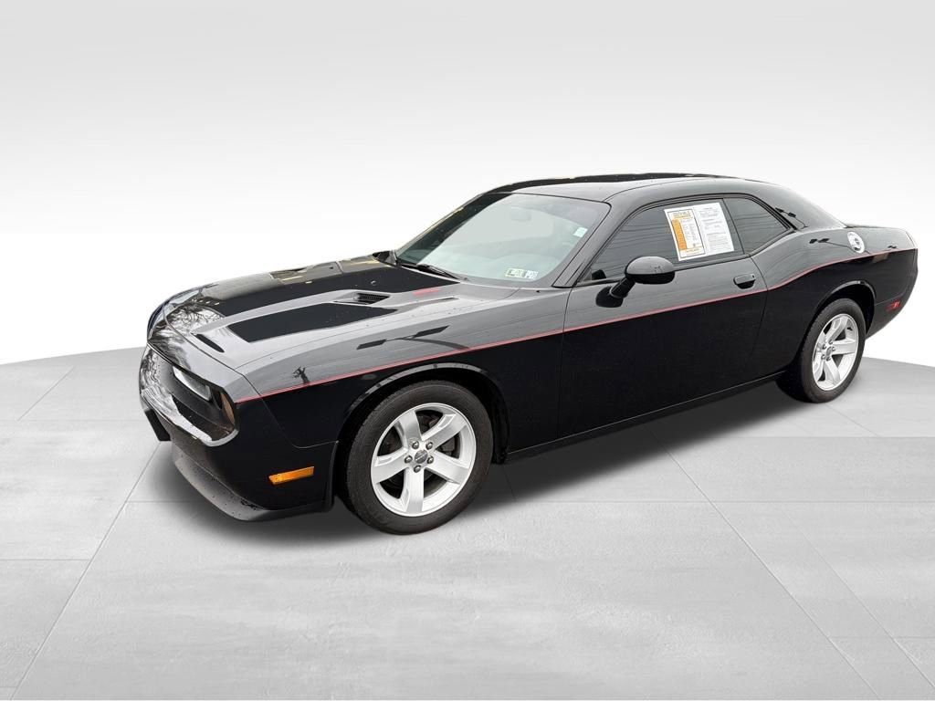 Used 2013 Dodge Challenger SXT Plus image 2