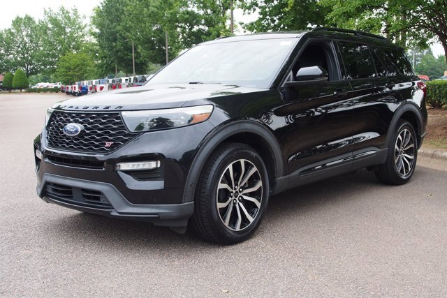 Certified 2020 Ford Explorer ST w/ Premium Technology Package AWD/4WD image 3