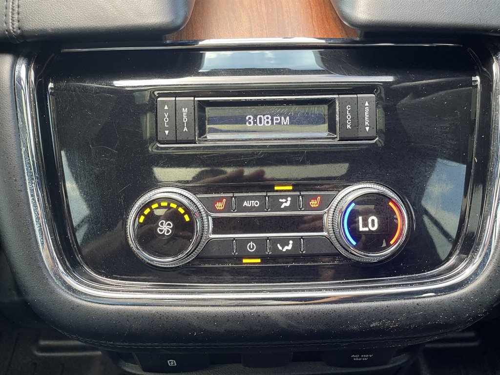 Used 2019 Lincoln Navigator L Select AWD/4WD image 31
