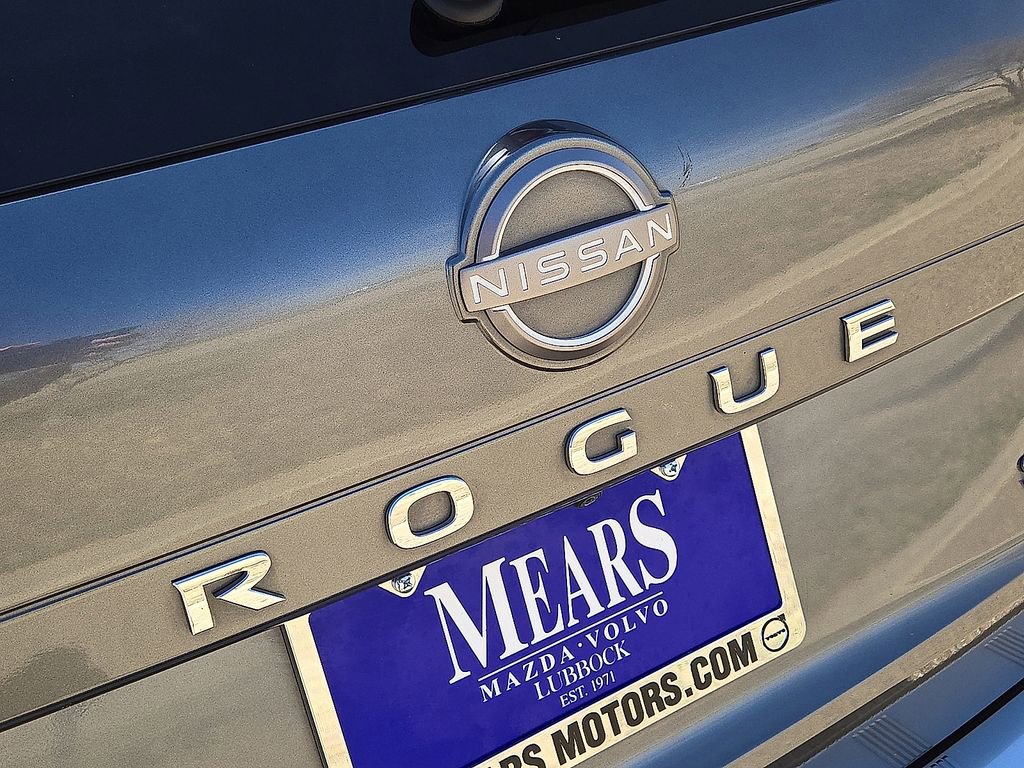 Used 2023 Nissan Rogue SV image 11