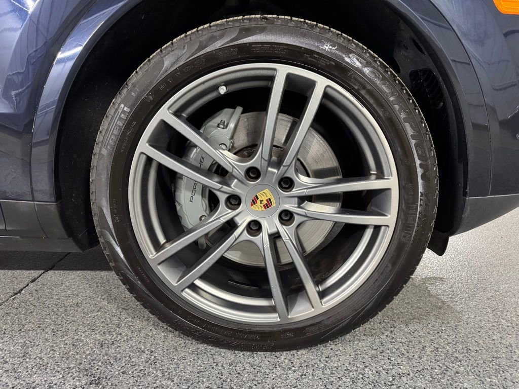 Used 2022 Porsche Cayenne S AWD/4WD image 5