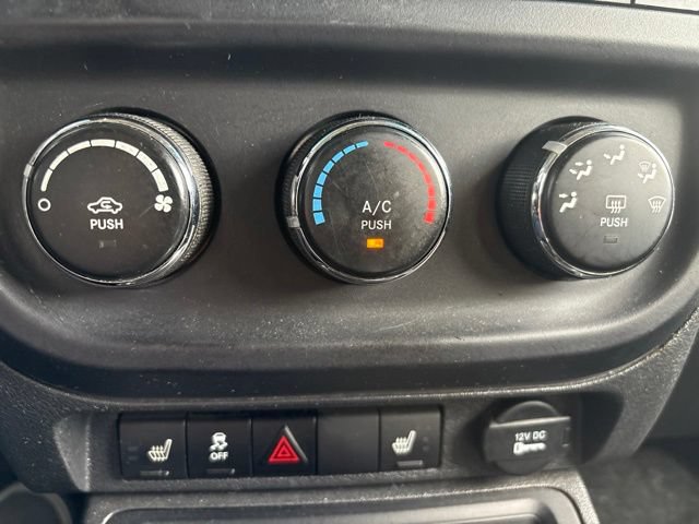 Used 2014 Jeep Patriot Latitude AWD/4WD image 28