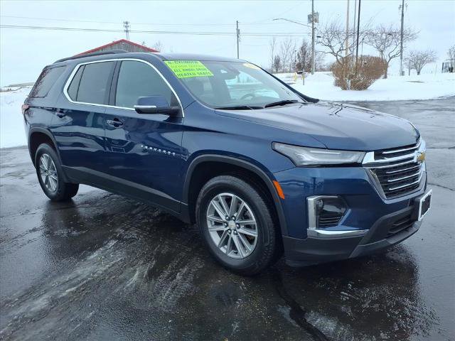 Used 2023 Chevrolet Traverse LT image 3