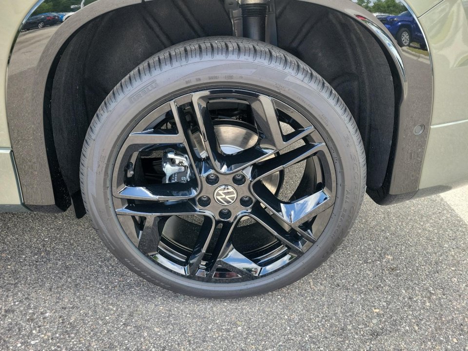 New 2026 Volkswagen Tiguan SE R-Line FWD image 27