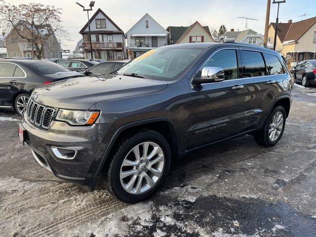 Used 2017 Jeep Grand Cherokee Limited image 3