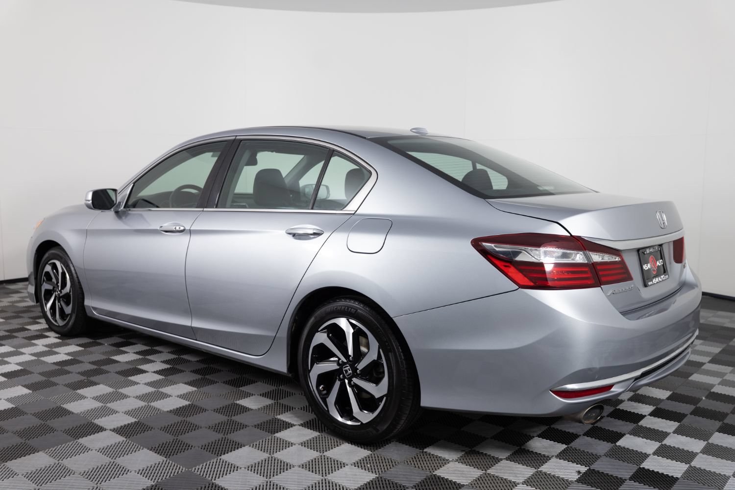 Used 2017 Honda Accord EX-L image 5