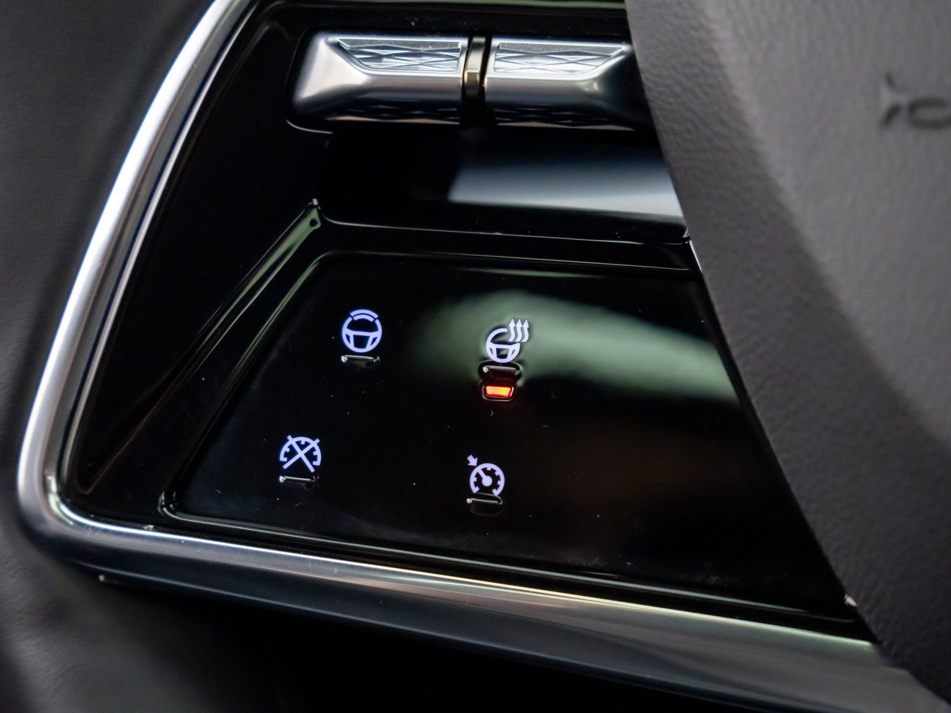 Certified 2024 Cadillac Lyriq Luxury w/ LPO, Floor Liner Package image 28