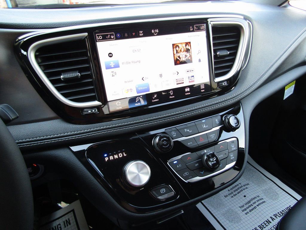 New 2026 Chrysler Pacifica Select image 27