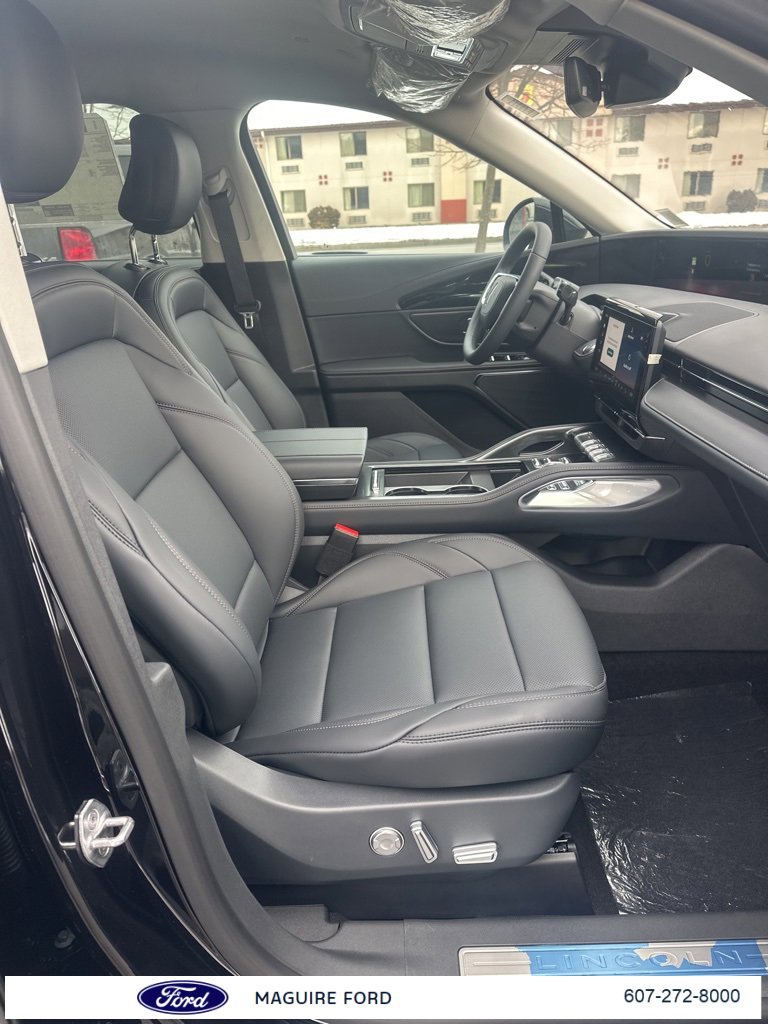 New 2026 Lincoln Nautilus Premier image 13