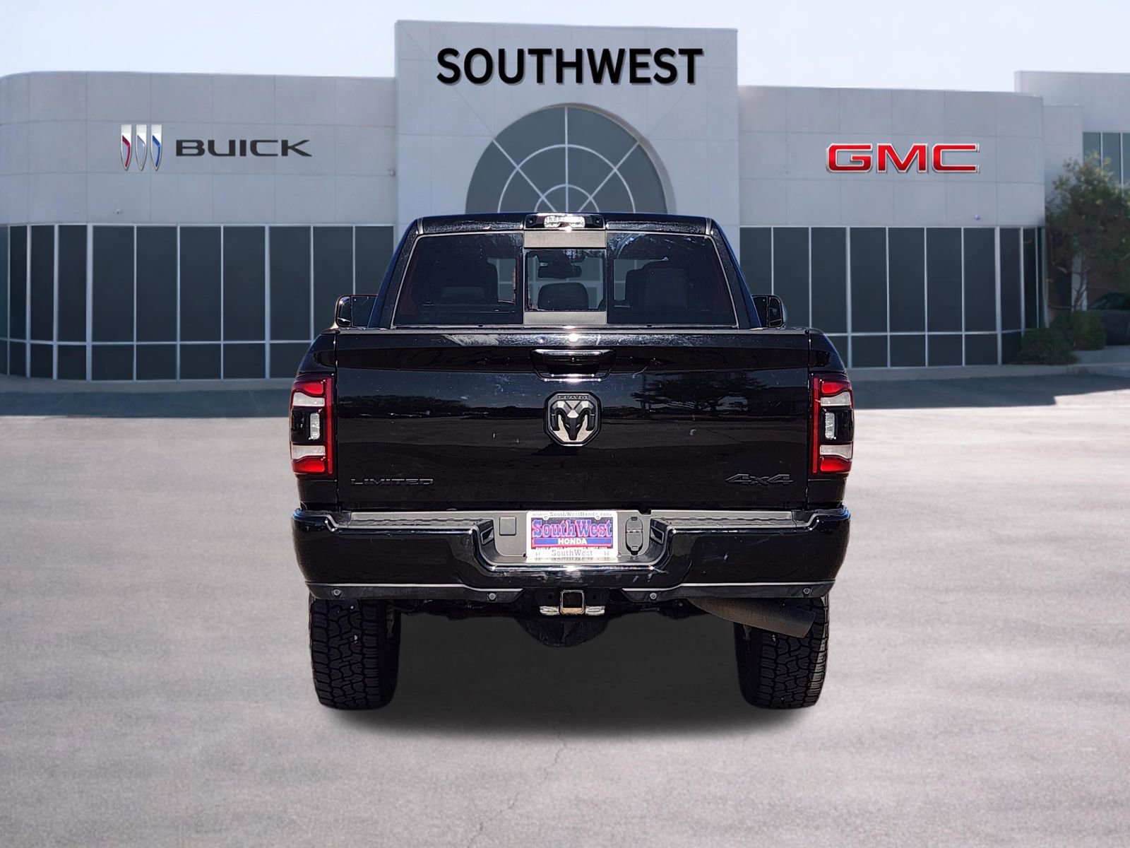 Used 2022 RAM 2500 Limited w/ Night Edition image 8