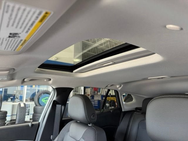 New 2026 Chevrolet Trax LT w/ Sunroof Package FWD image 8