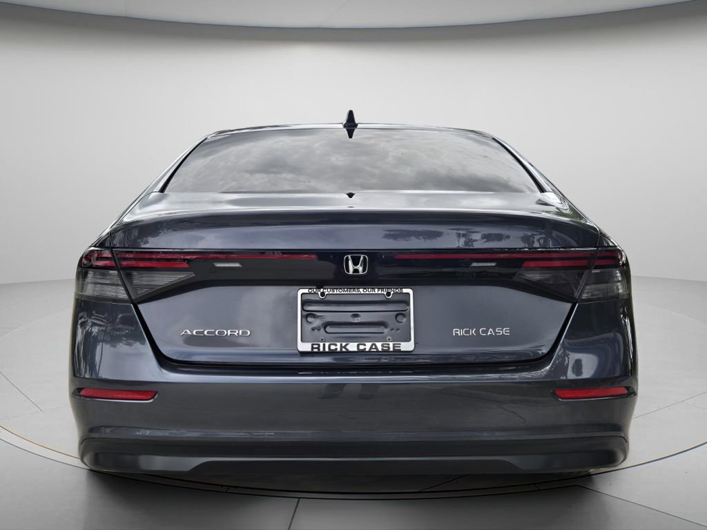 Used 2025 Honda Accord SE image 6