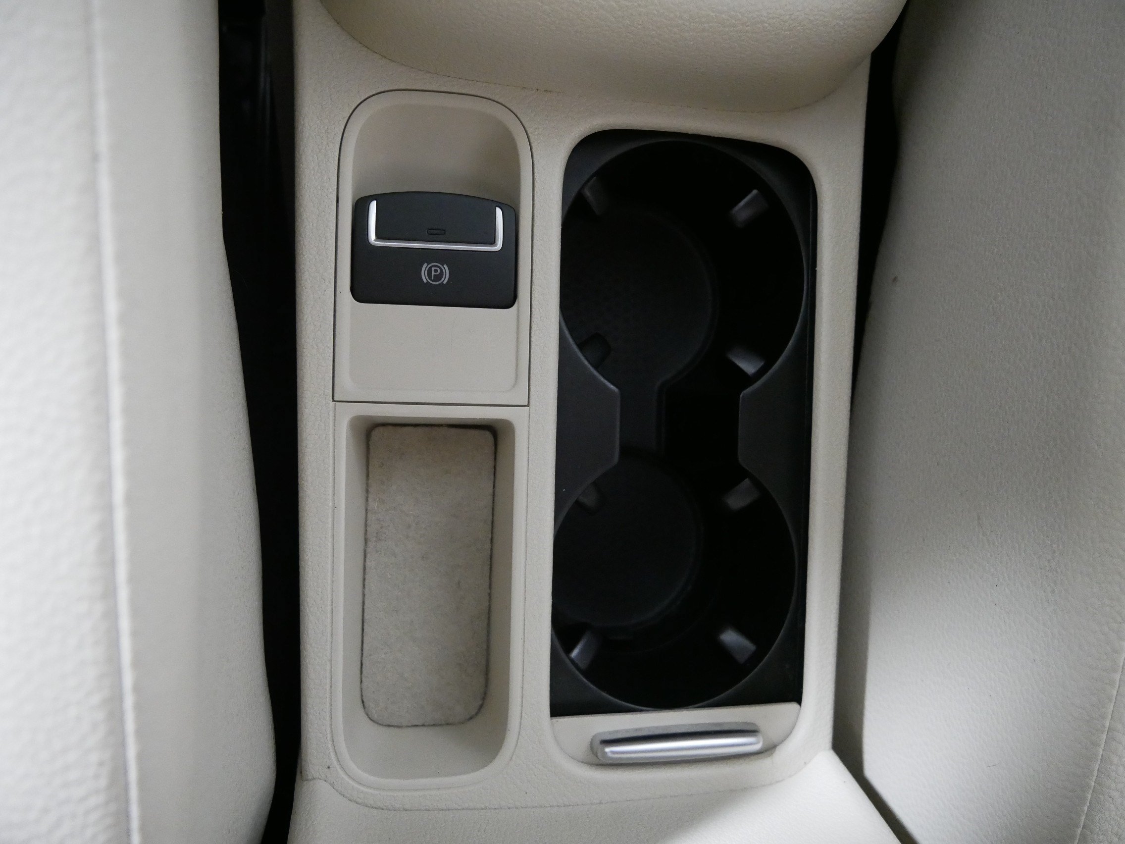 Used 2016 Volkswagen Tiguan SE AWD/4WD image 29