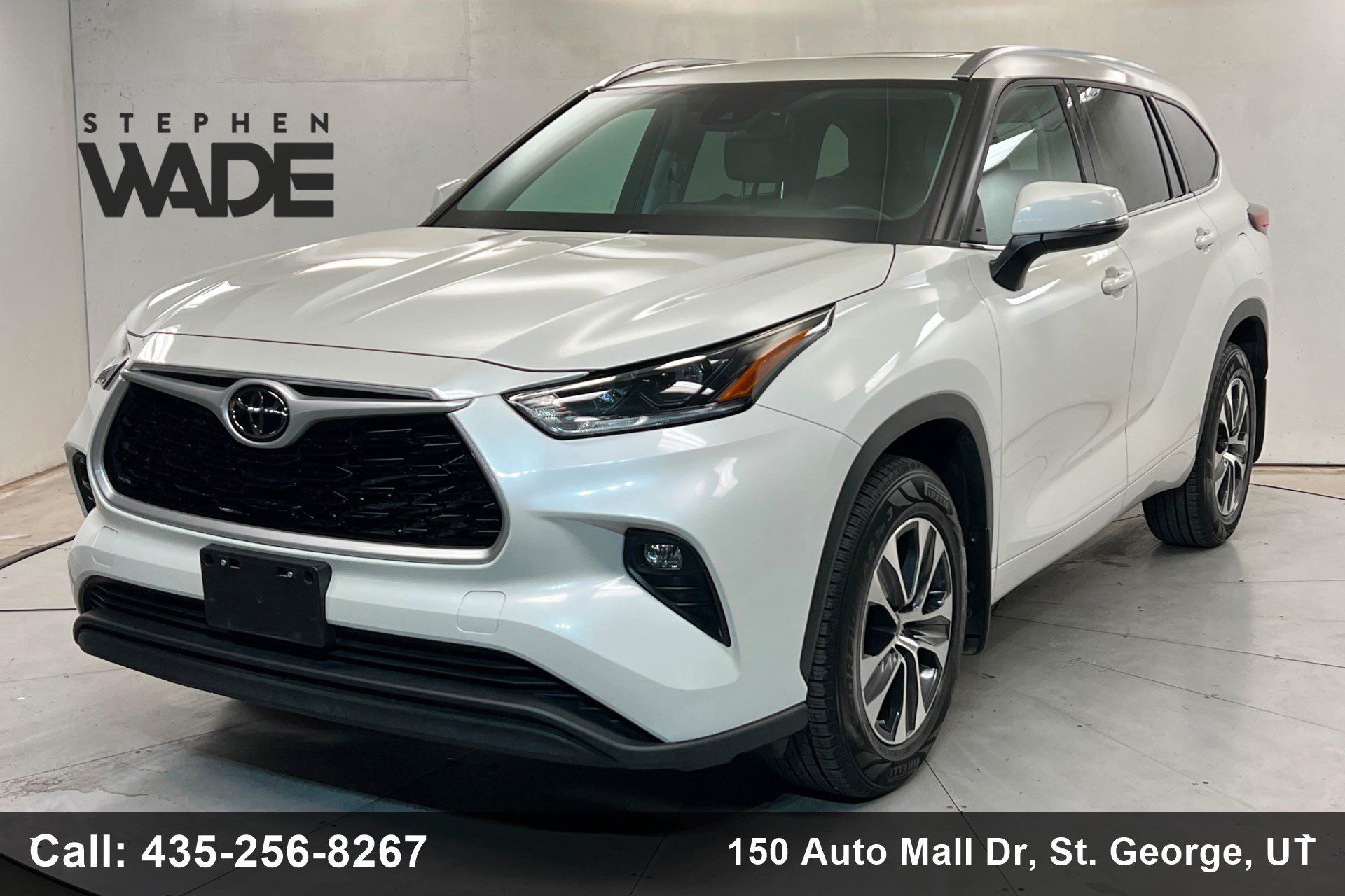 Used 2021 Toyota Highlander XLE AWD/4WD image 1
