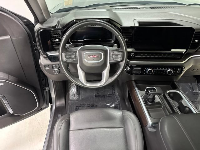 Used 2024 GMC Sierra 1500 SLT w/ SLT Premium Plus Package AWD/4WD image 18