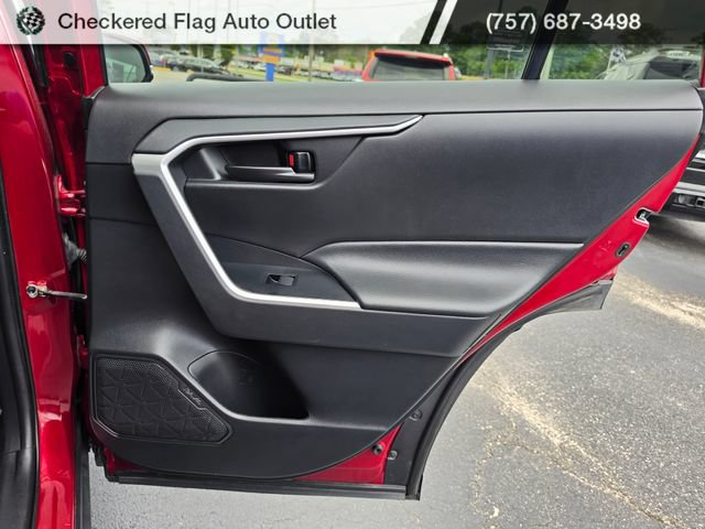 Used 2021 Toyota RAV4 LE AWD/4WD image 46