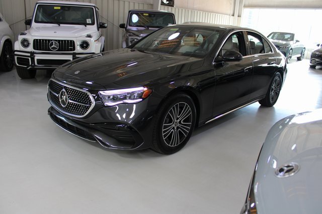 Used 2024 Mercedes-Benz E 350 E 350 4MATIC w/ Driver Assistance Package image 40