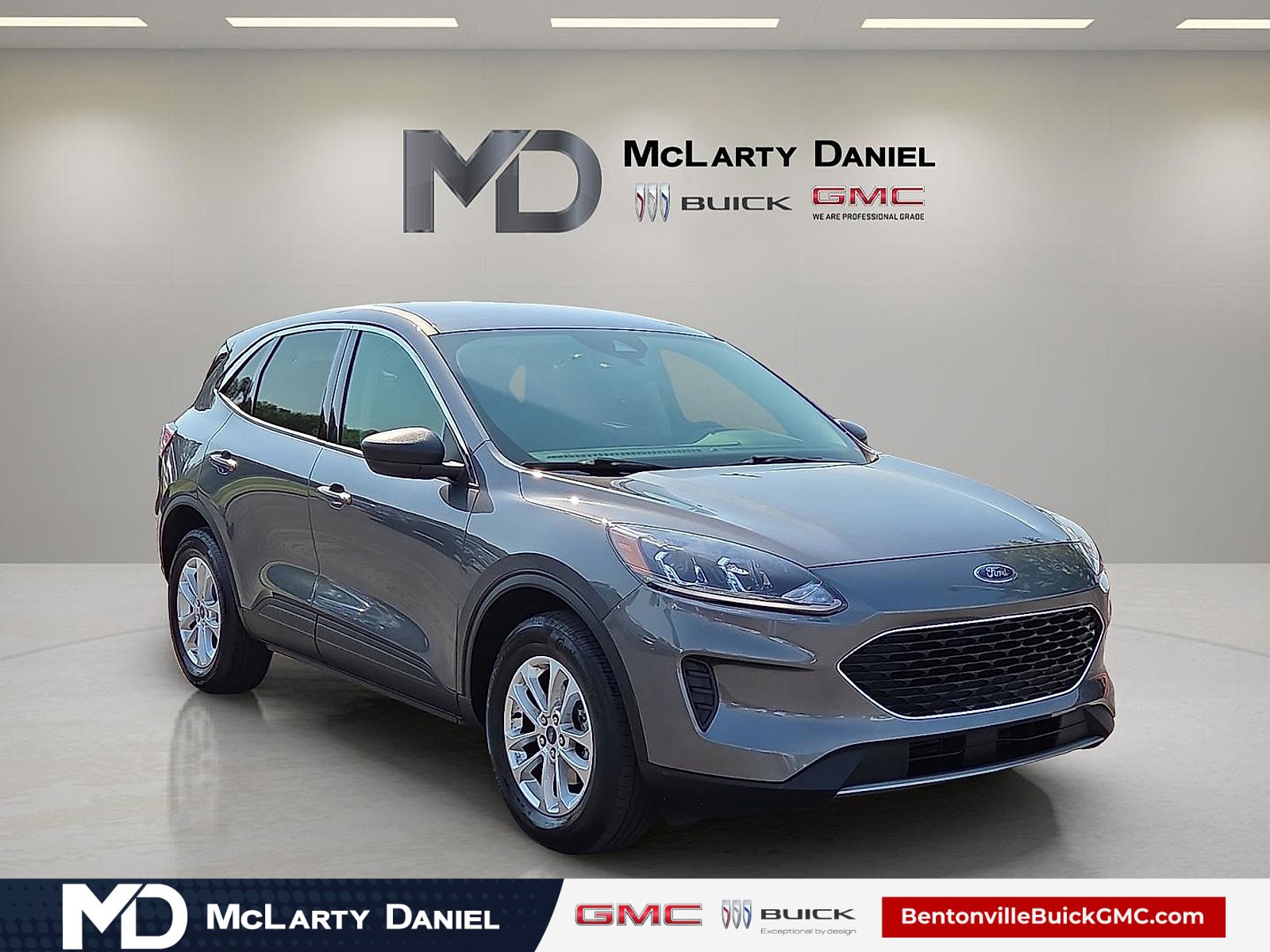 Used 2022 Ford Escape SE w/ Convenience Package image 1