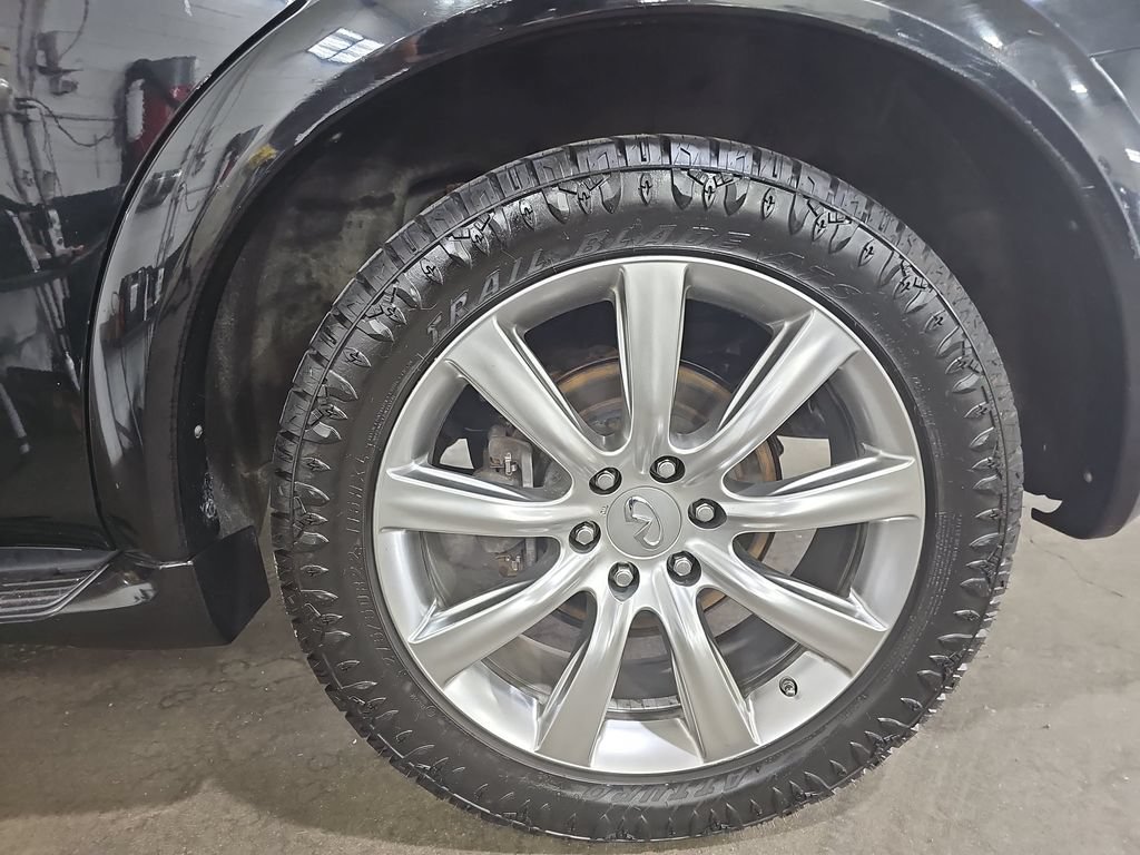 Used 2012 INFINITI QX56 4WD w/ Deluxe Touring Pkg image 40