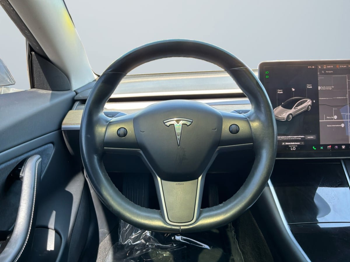 Used 2018 Tesla Model 3 Long Range RWD image 11
