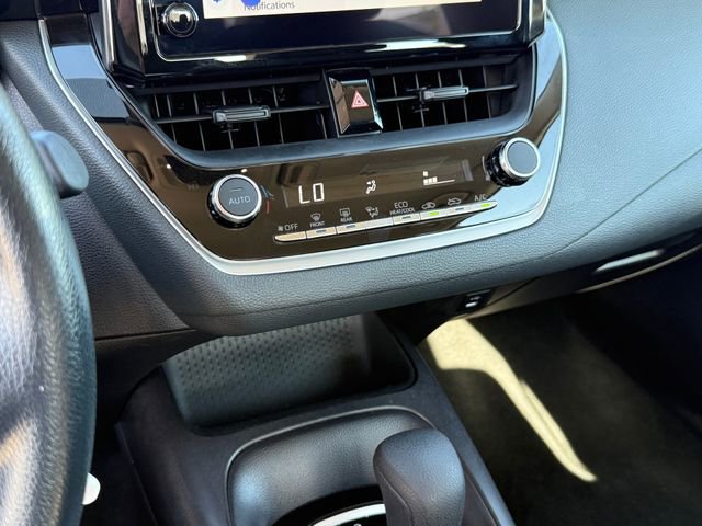 Used 2025 Toyota Corolla LE FWD image 21