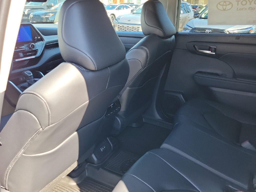 New 2026 Toyota Highlander XLE AWD/4WD image 15