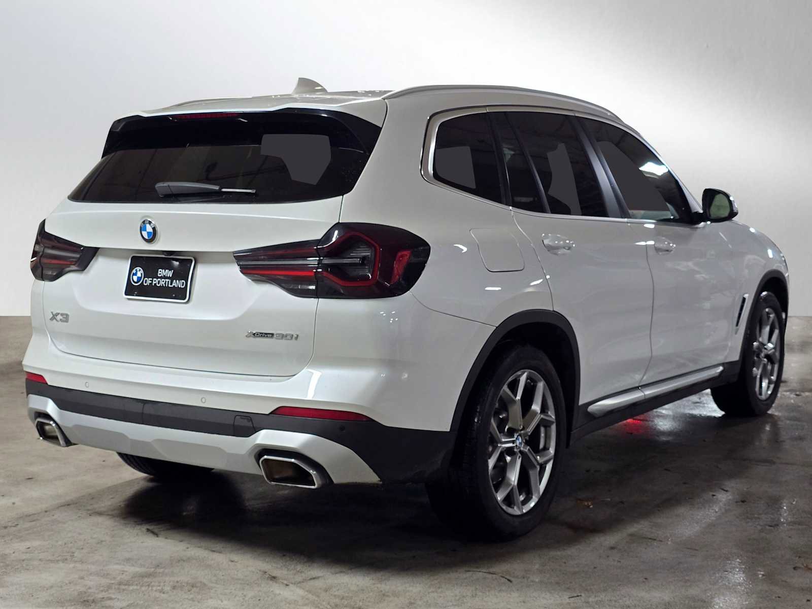 Used 2023 BMW X3 xDrive30i w/ Premium Package image 3