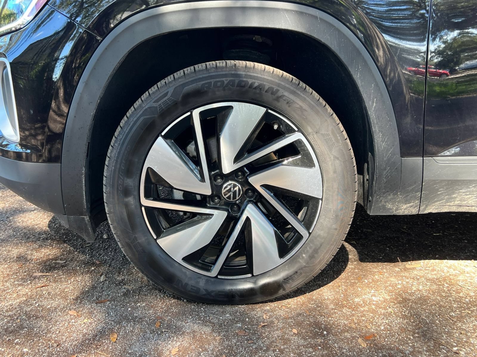 Used 2026 Volkswagen Atlas SE FWD image 32