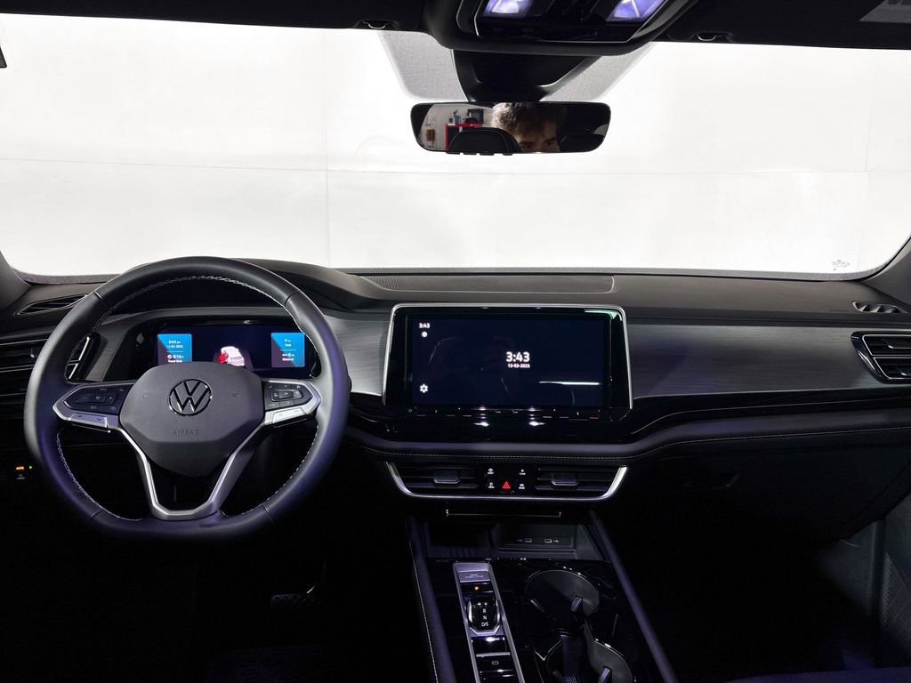 New 2026 Volkswagen Atlas Cross Sport SE image 12