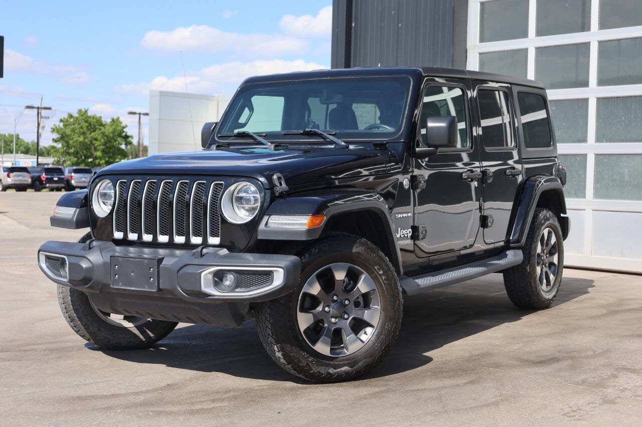 Used 2018 Jeep Wrangler Unlimited Sahara image 3