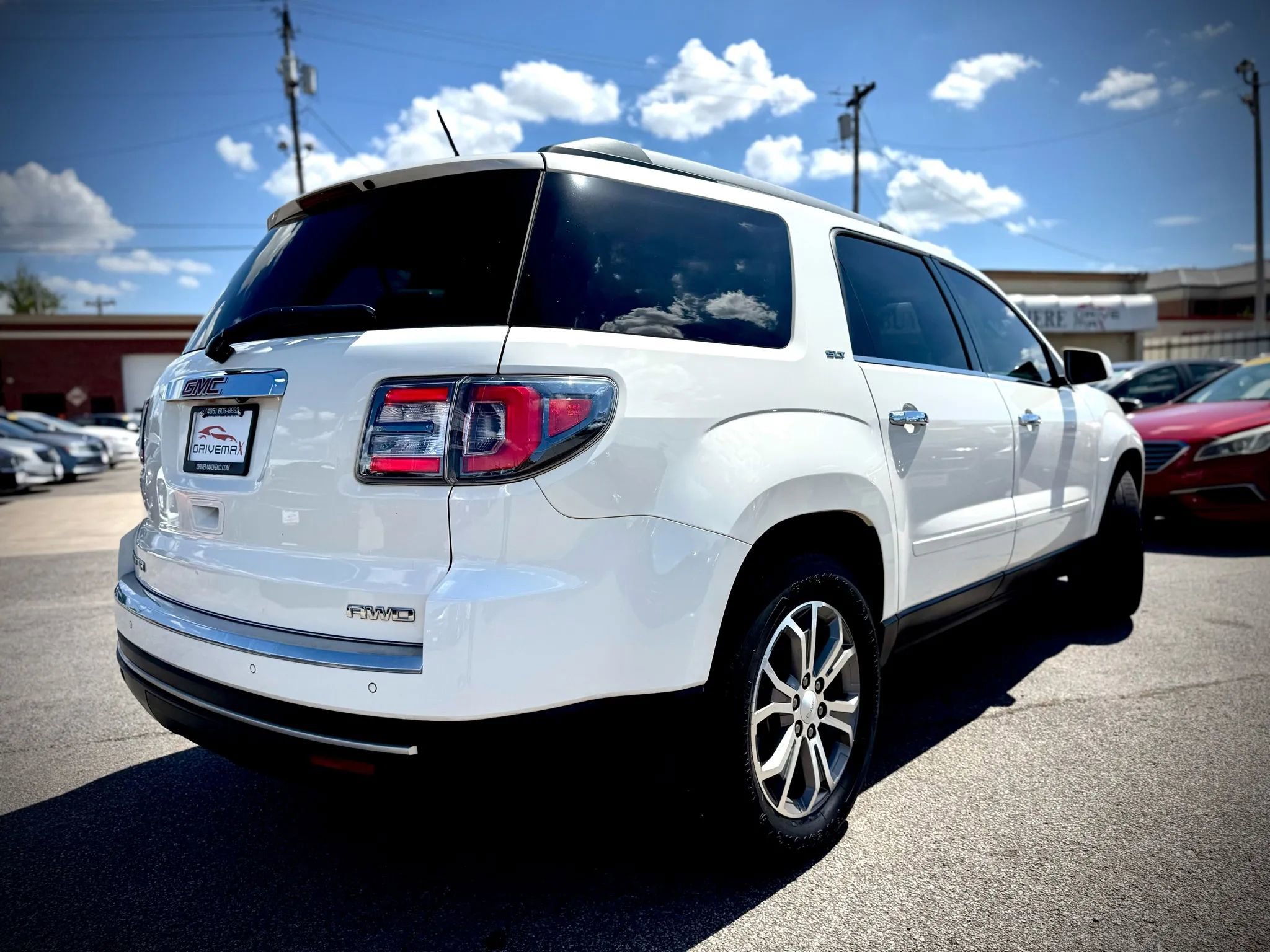 Used 2014 GMC Acadia SLT image 3