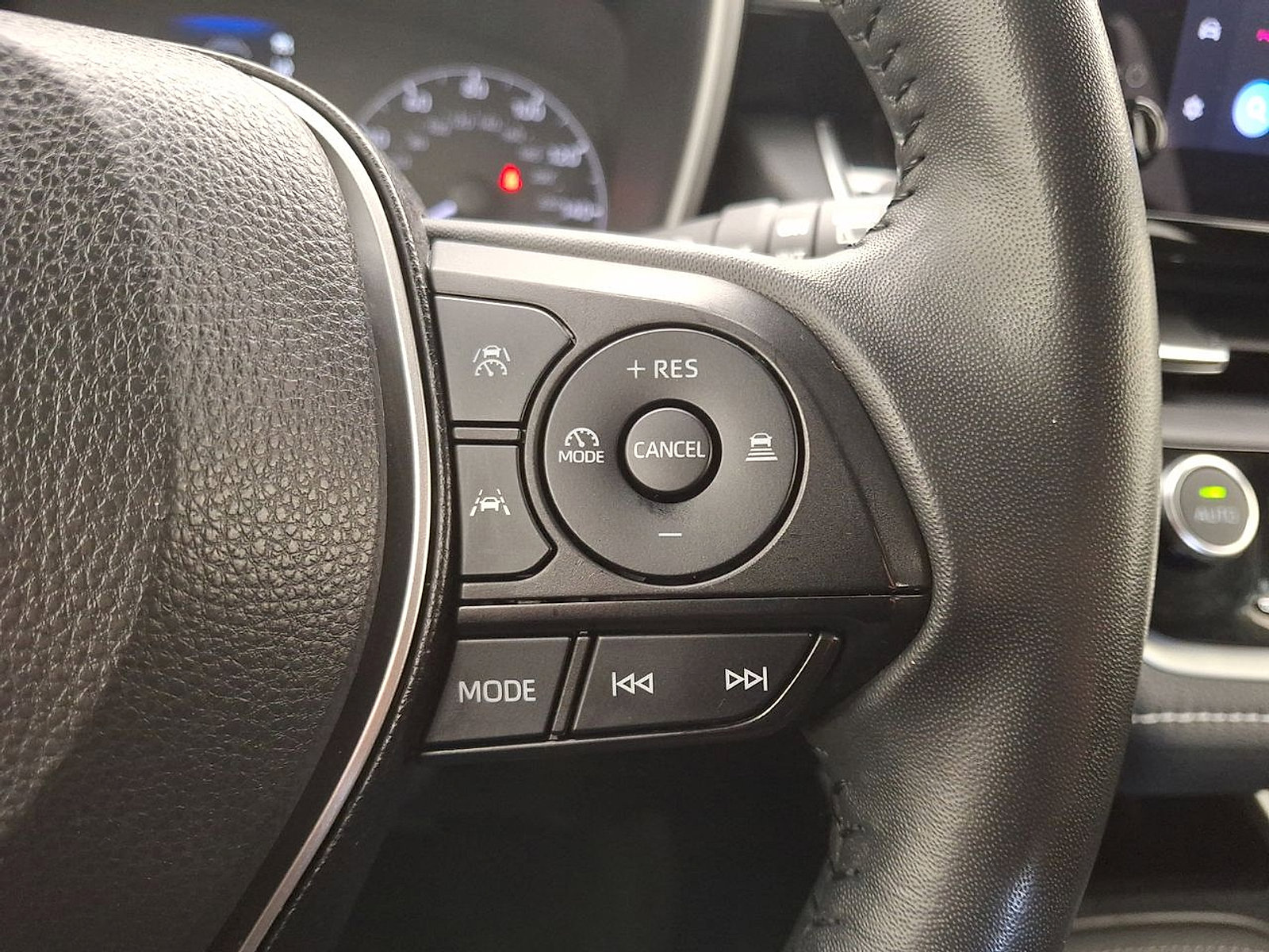 Certified 2024 Toyota Corolla SE FWD image 18