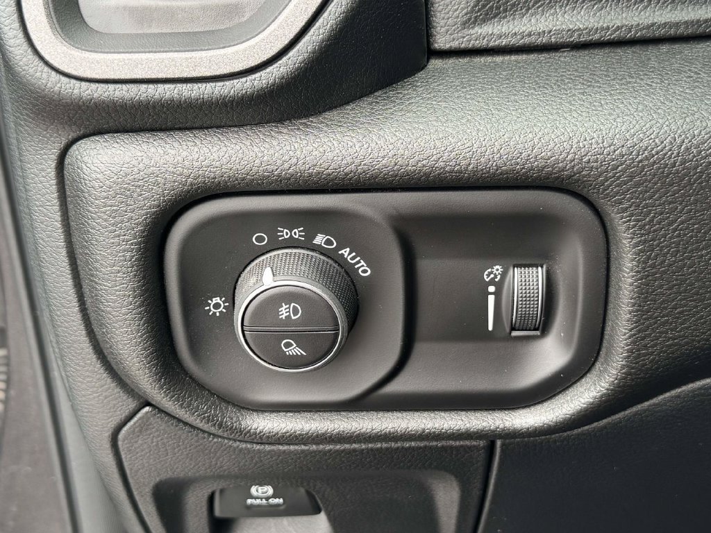 Used 2026 RAM 1500 Warlock AWD/4WD image 28