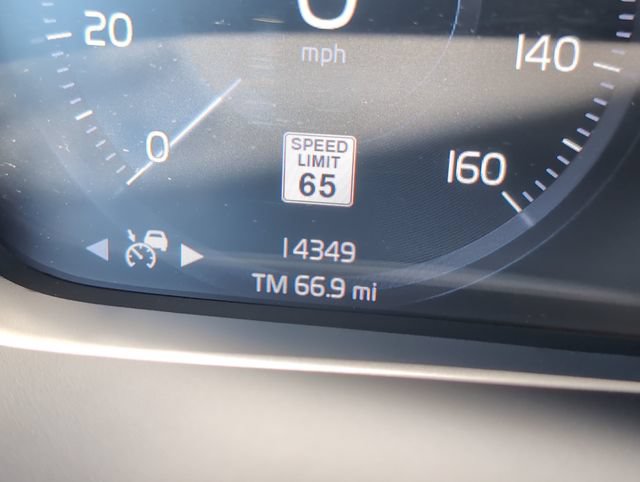 Used 2020 Volvo XC40 T5 Momentum AWD/4WD image 23