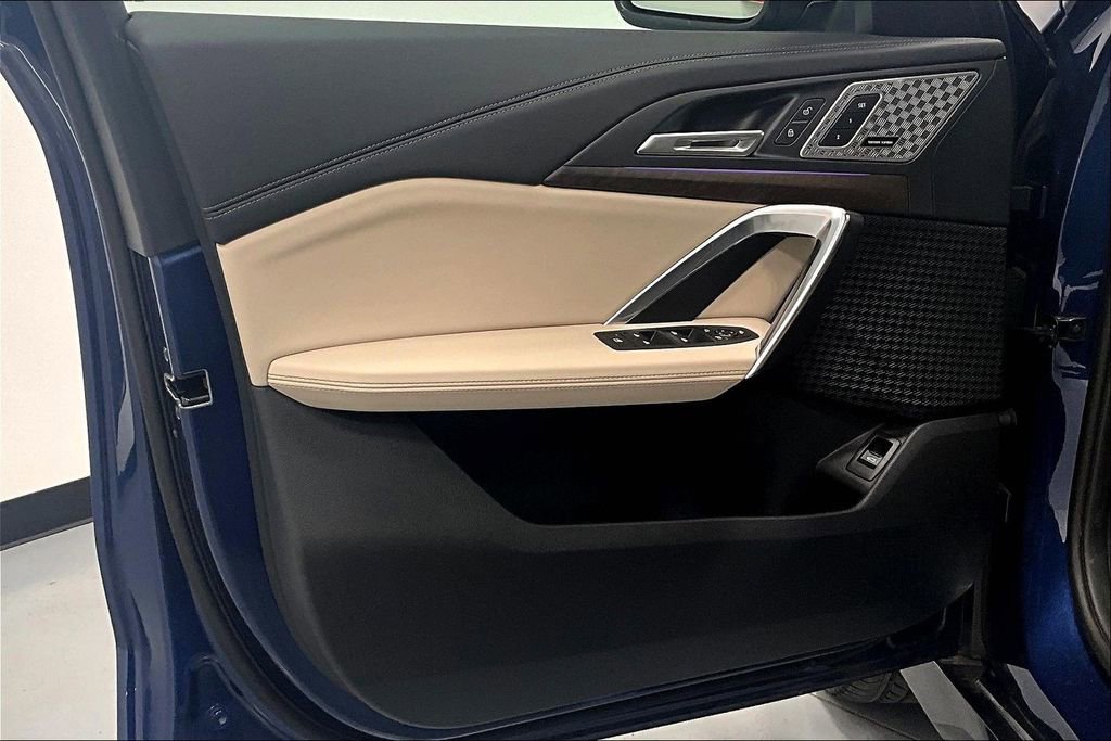 Certified 2025 BMW X1 xDrive28i w/ Technology Package image 18