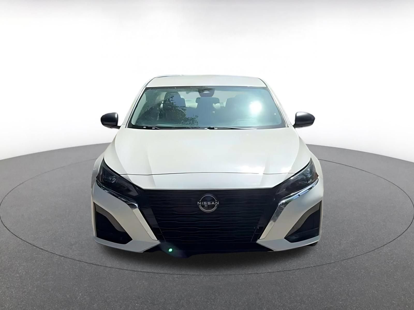 Used 2025 Nissan Altima 2.5 SV FWD image 4