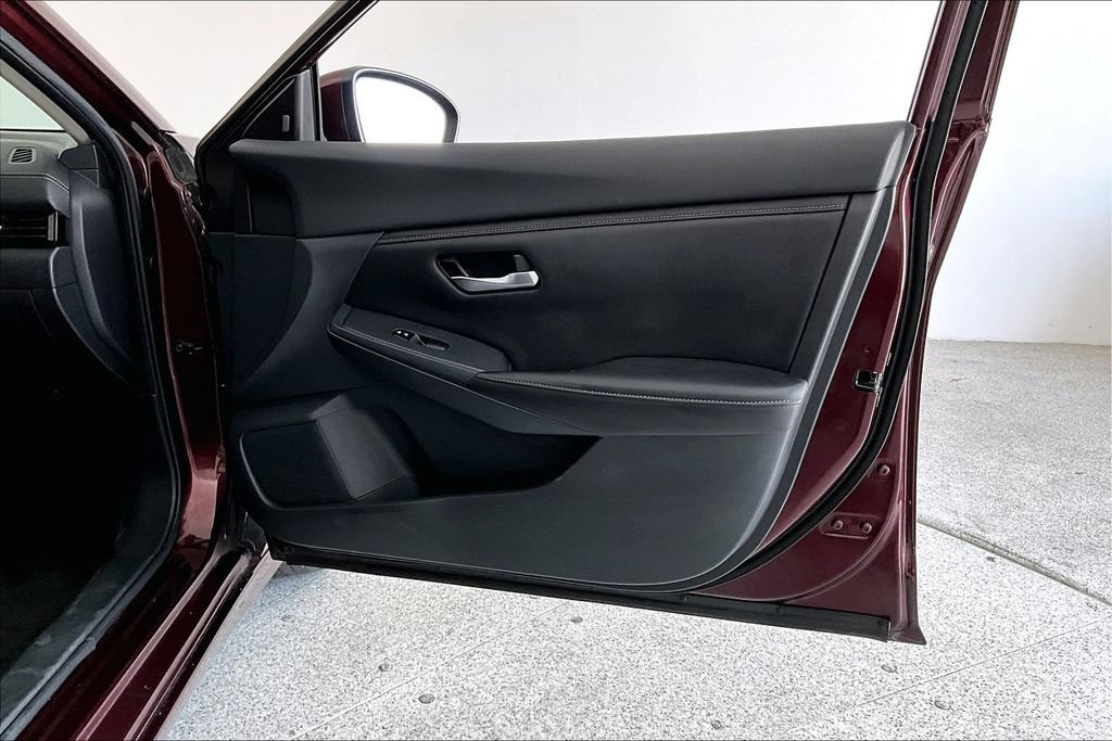 Used 2022 Nissan Sentra SV w/ Trunk Package FWD image 23