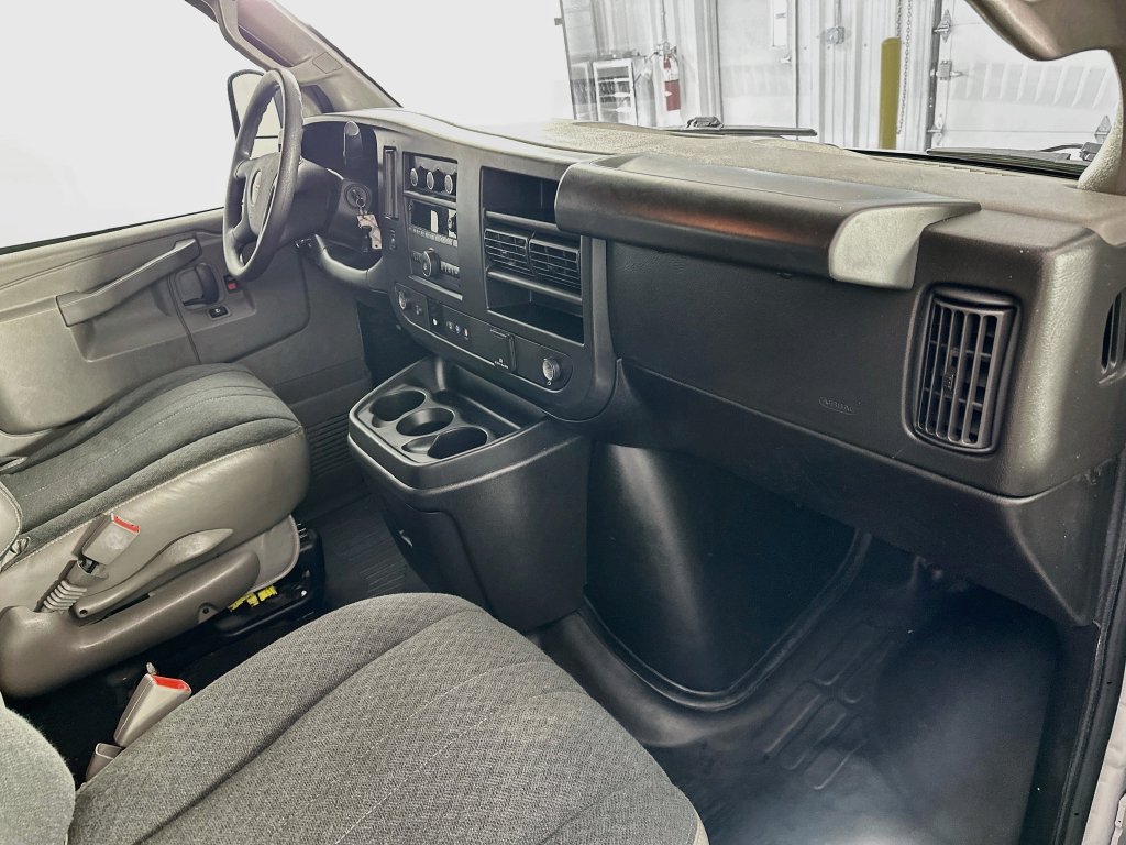 Used 2022 GMC Savana 2500 w/ Driver Convenience Package RWD image 31